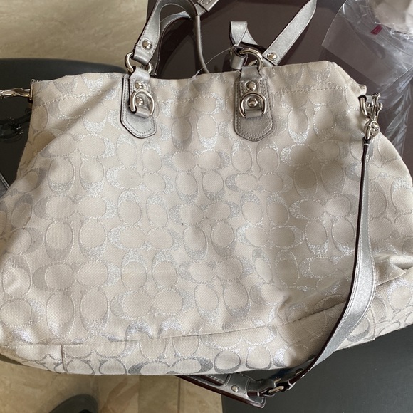 Authentic Coach shoulder bag - Picture 2 of 4